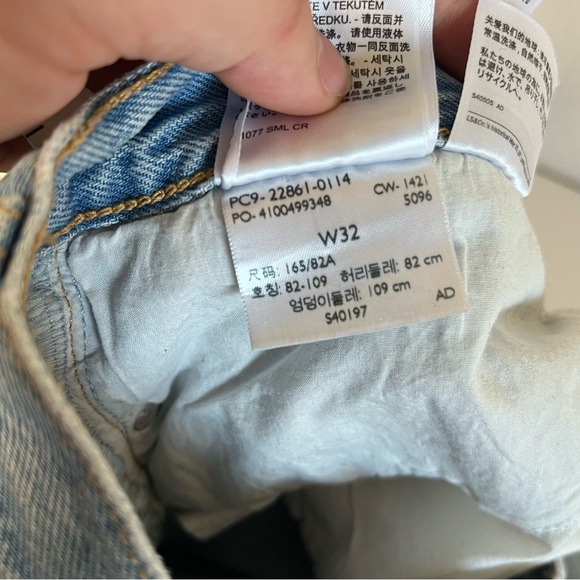 Levis wegdies straight leg with rips - Picture 10 of 11